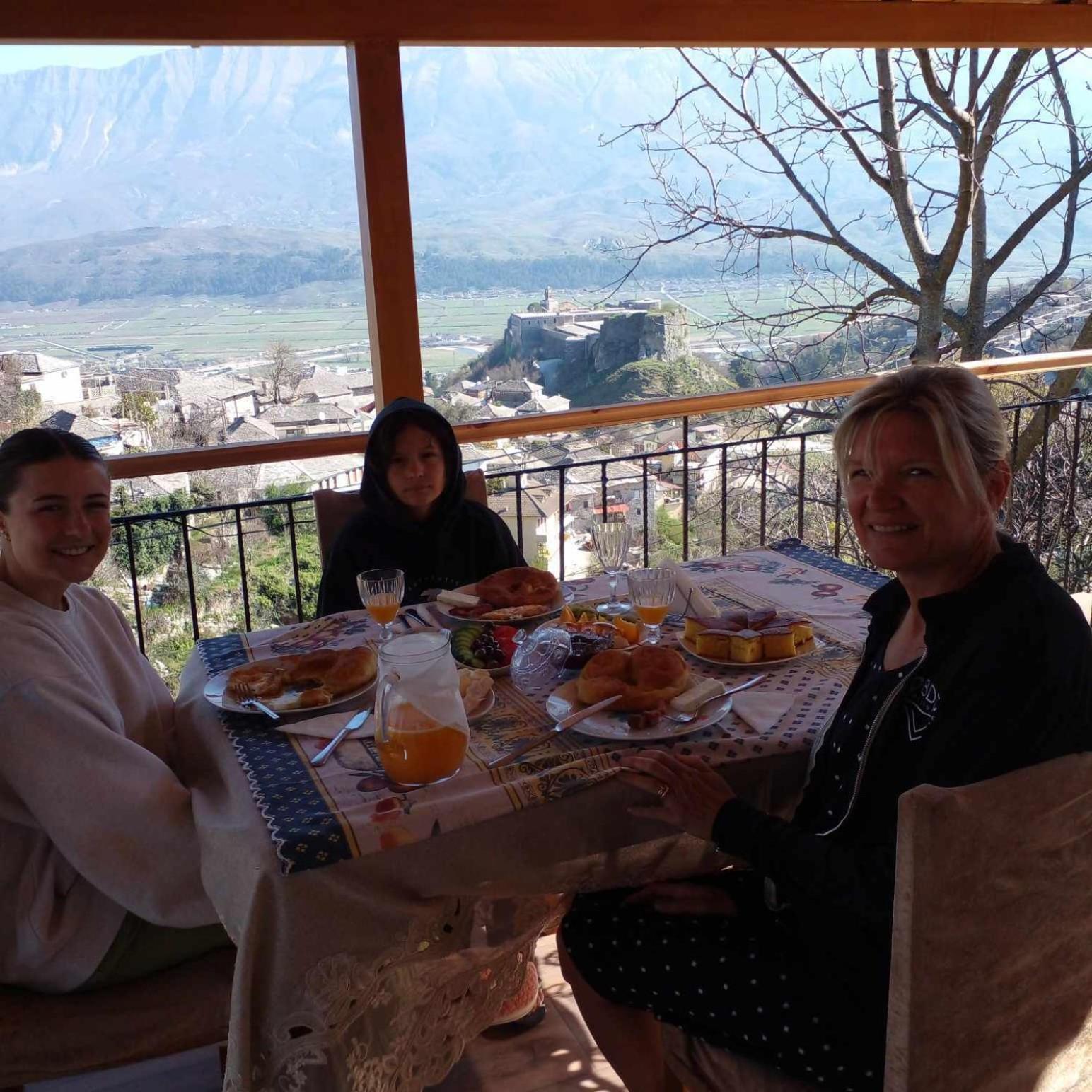Guest House Hasko Gjirokastër 外观 照片